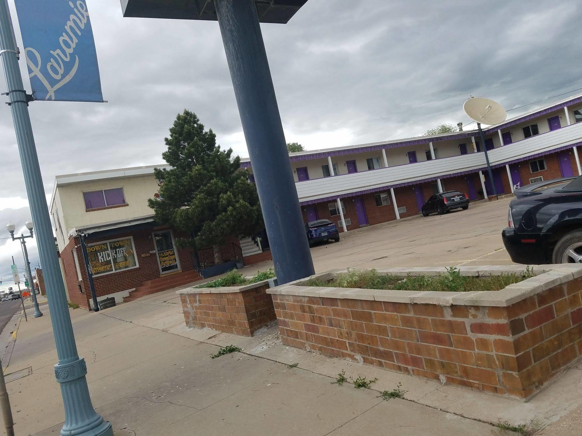 Downtown Xenion Motel Laramie Exterior photo